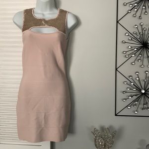 Women’s BCBGMAXAZRIA Mini Dress. Beautiful Sequin Design. Size M.